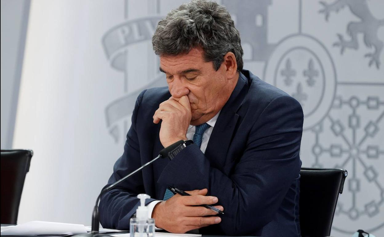 El ministro Escrivá, tras el Consejo de Ministros. 