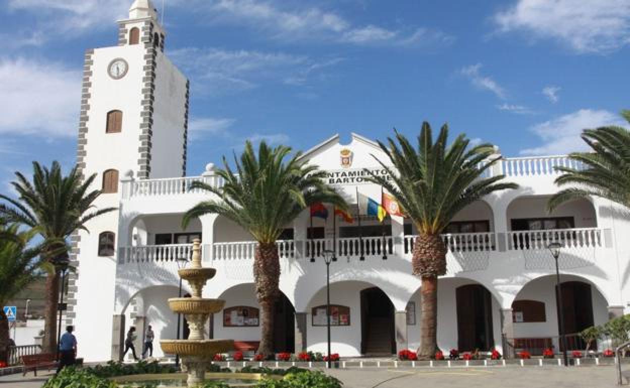 San Bartolomé da 100.000 euros a La Palma