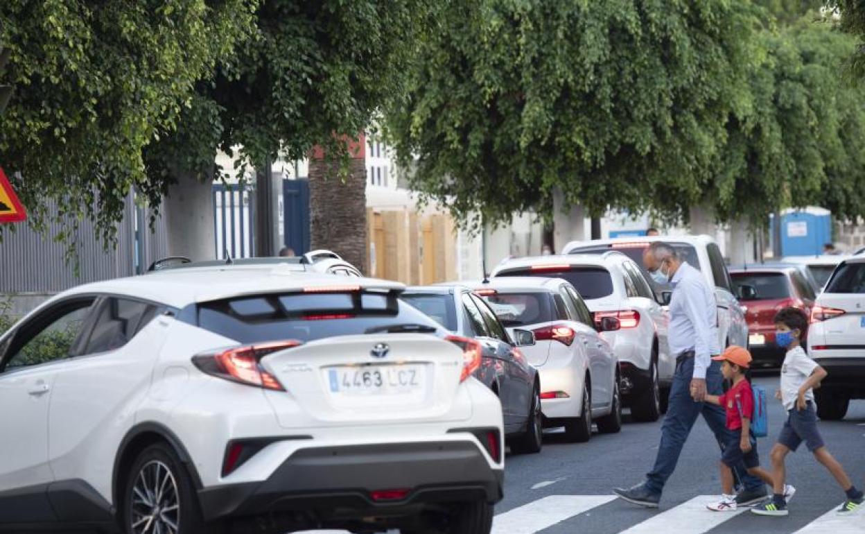Transición Ecológica planea disminuir los vehículos para descongestionar las ciudades. 