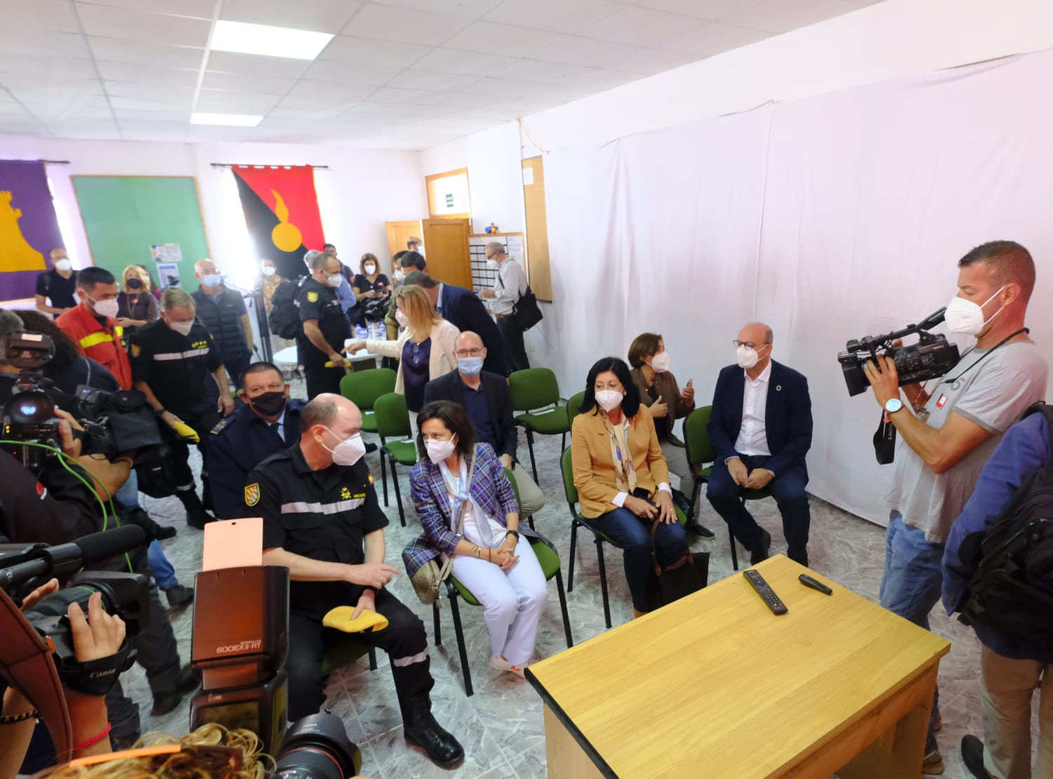 Fotos: Visita de Margarita Robles a La Palma