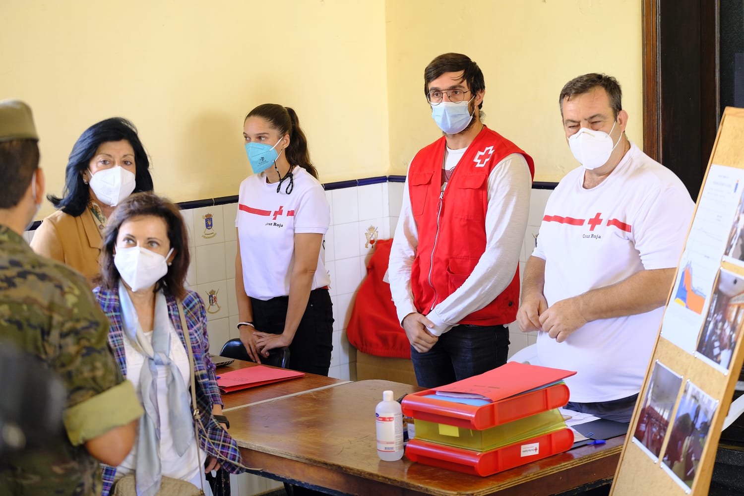 Fotos: Visita de Margarita Robles a La Palma