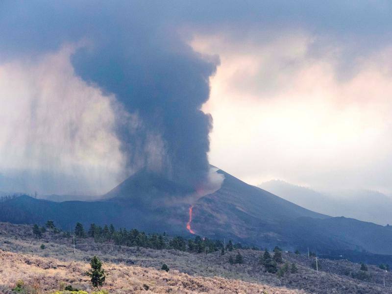 Los científicos han seguido desde el primer día la evolución del volcán de Cumbre Vieja. 