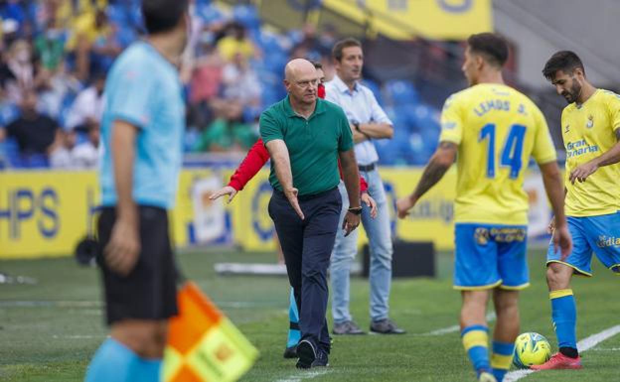 Pepe Mel, ante el Tenerife. 
