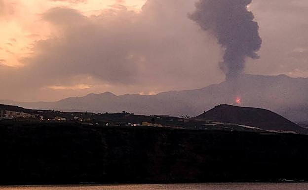 El volcán ha arrasado 866,1 hectáreas y destruido 2.185 edificaciones