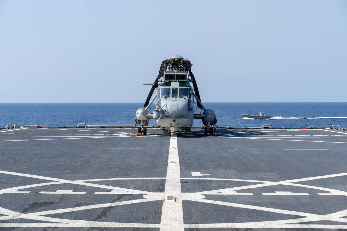 Fotos: Llegada del Buque de Asalto Anfibio «Castilla» a La Palma