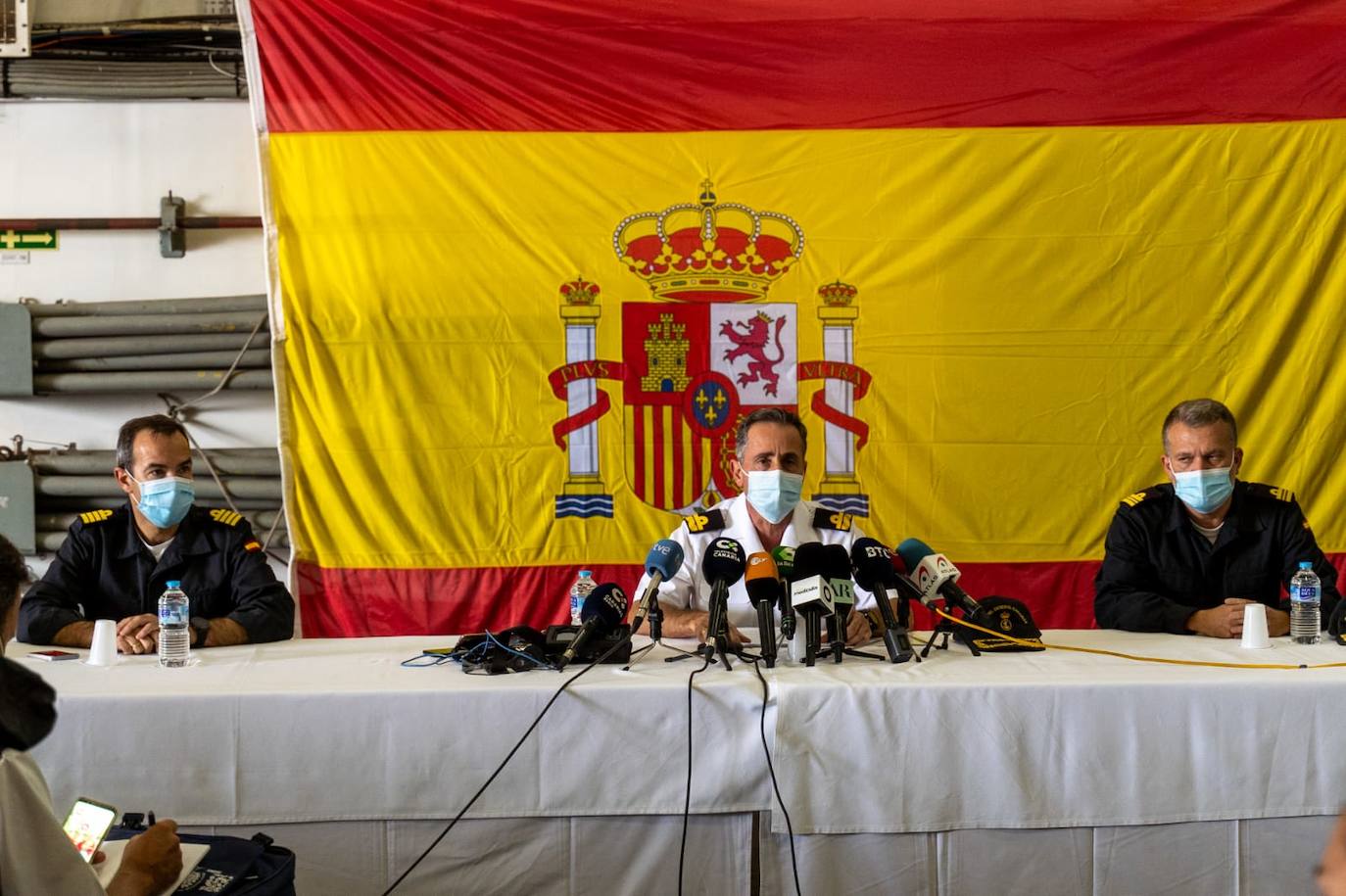 Fotos: Llegada del Buque de Asalto Anfibio «Castilla» a La Palma