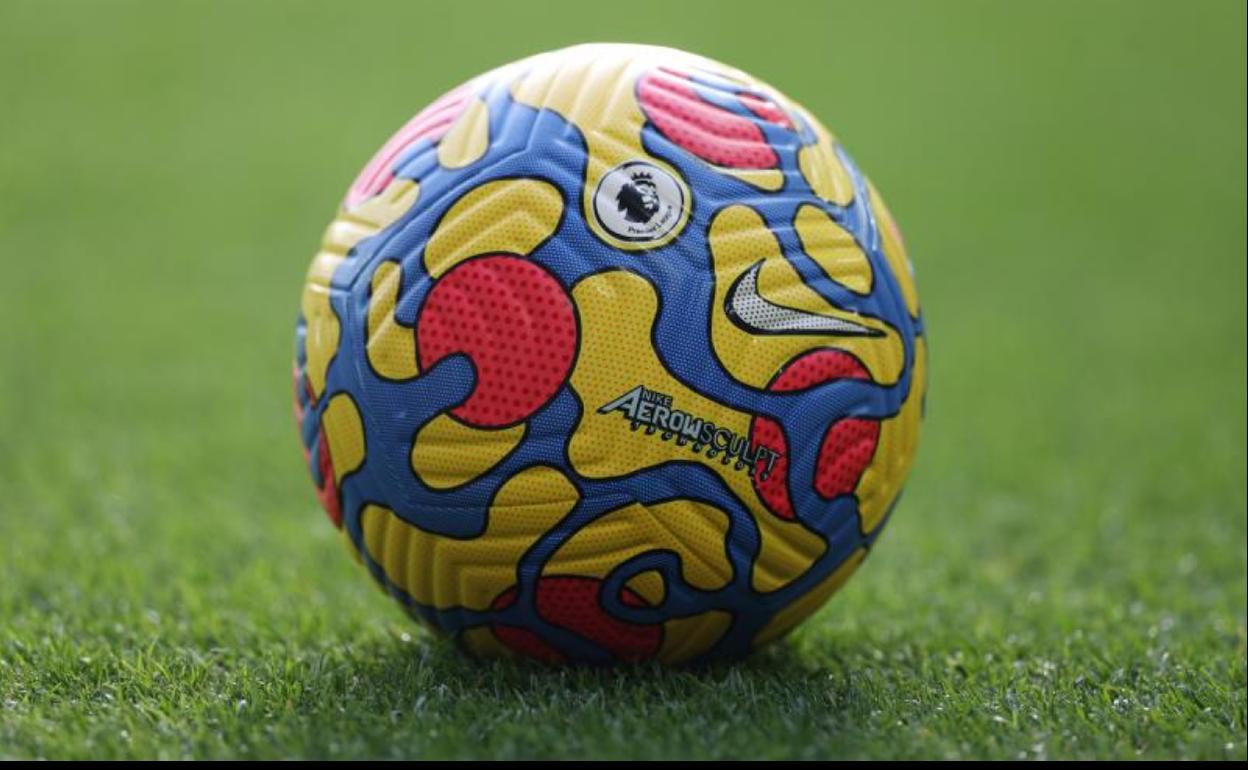 Balón de la Premier League. 