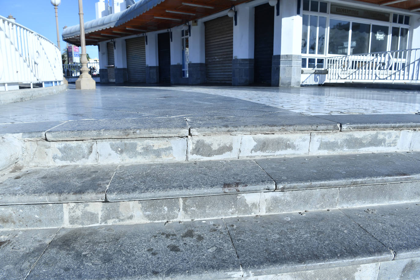Fotos: Pelea entre jóvenes en el Centro Comercial Plaza en Playa del Inglés