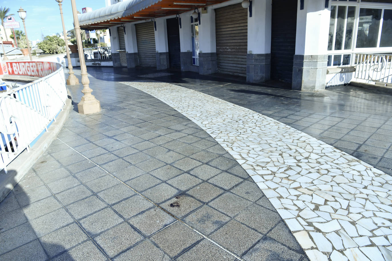 Fotos: Pelea entre jóvenes en el Centro Comercial Plaza en Playa del Inglés