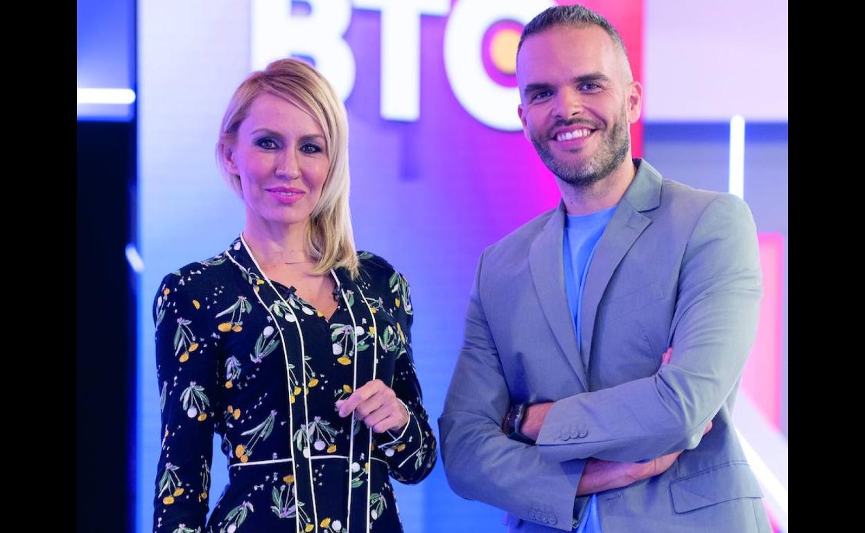 Rebeca Paniagua y David Perdomo, portada de la Revista C7