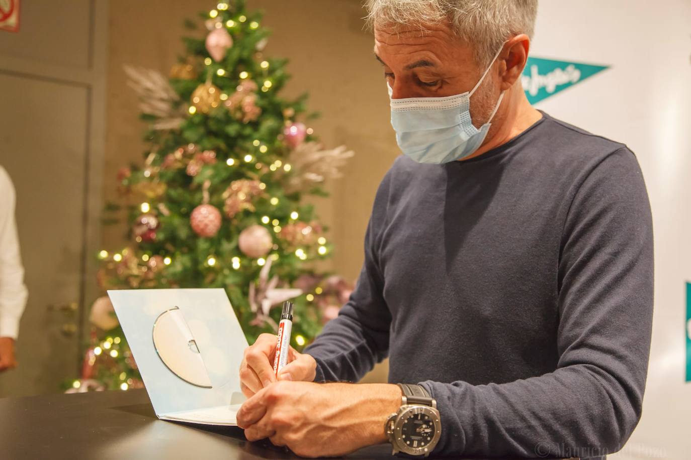 Fotos: Sergio Dalma deleita a sus fans en El Corte Inglés de la capital grancanaria