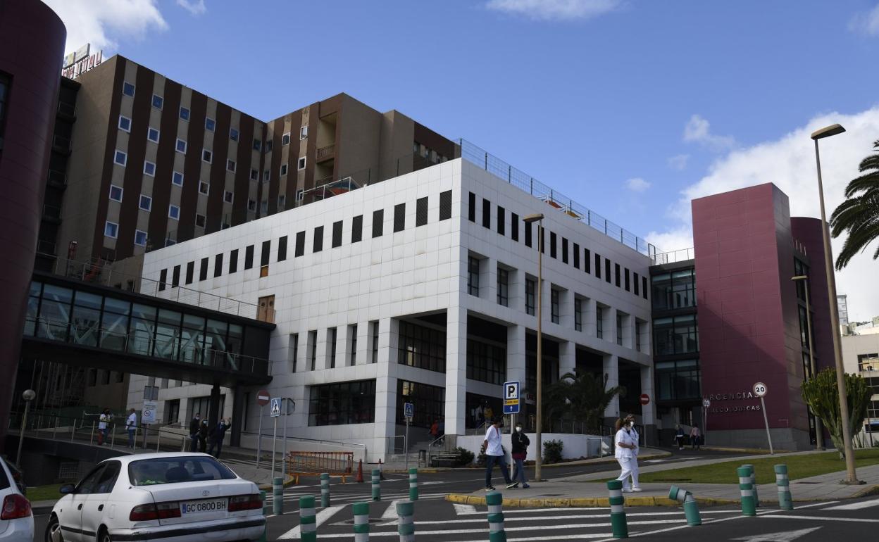 Imagen de archivo de parte de la fachada del Materno-Insular. 