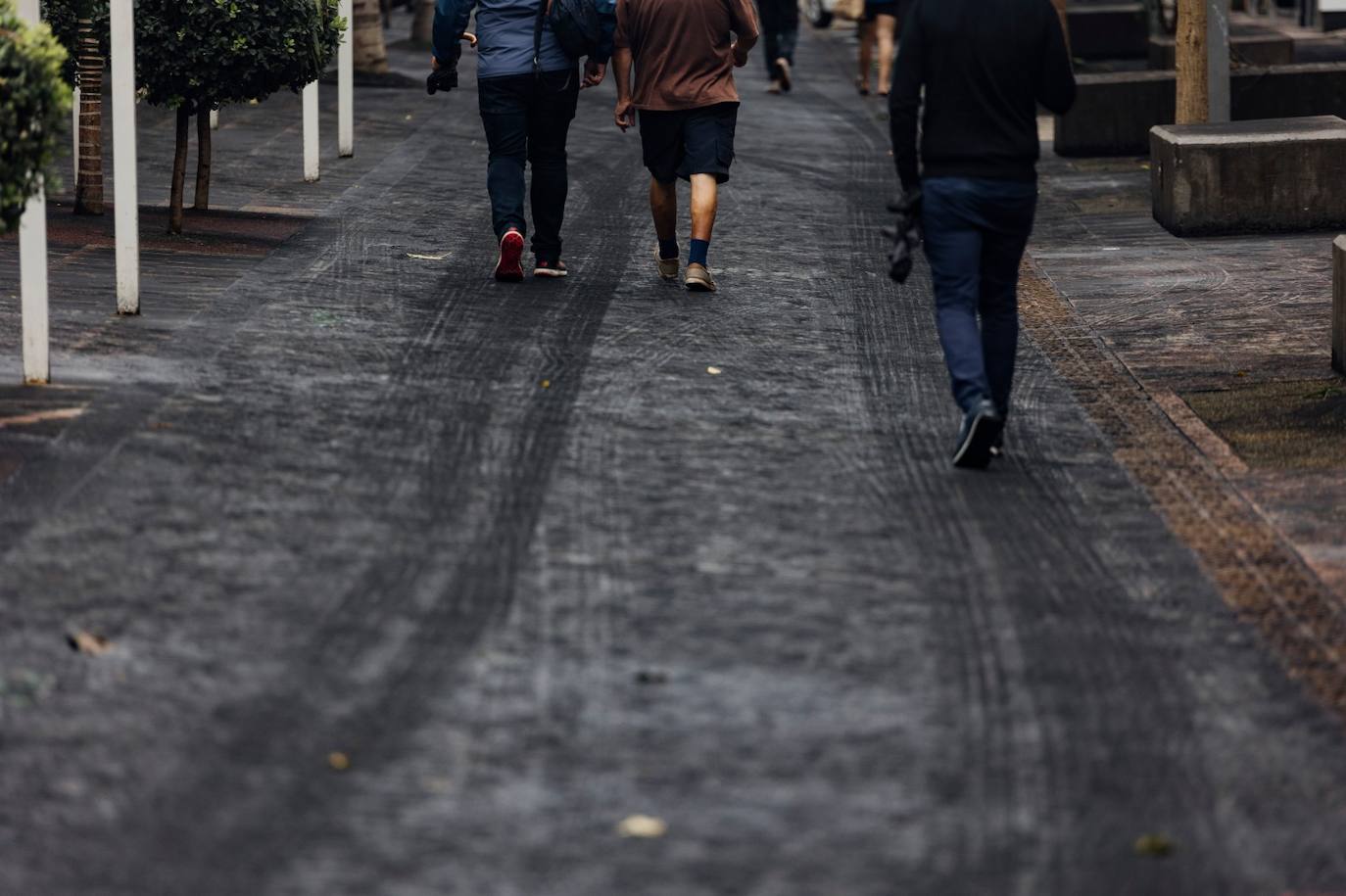 Fotos: La Palma no descansa retirando cenizas de sus calles