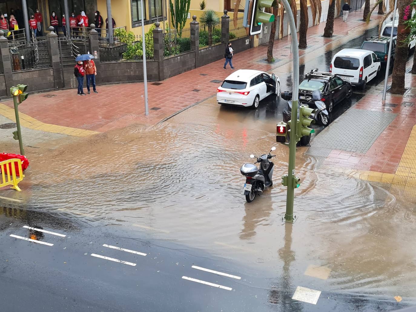 Imagen de la lluvia en la capital grancanaria. 