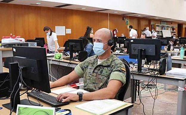 Canarias pide a Defensa más rastreadores por el alza de la covid