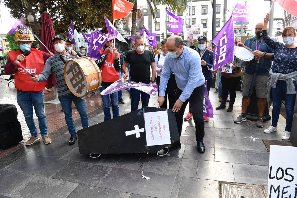 Fotos: Los trabajadores de JSP se manifiestan contra un ERE «bestial»