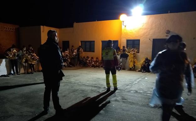 Llega una patera con 37 personas al Caletón Blanco en Lanzarote