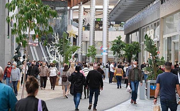 Las compras navideñas protagonizan el puente