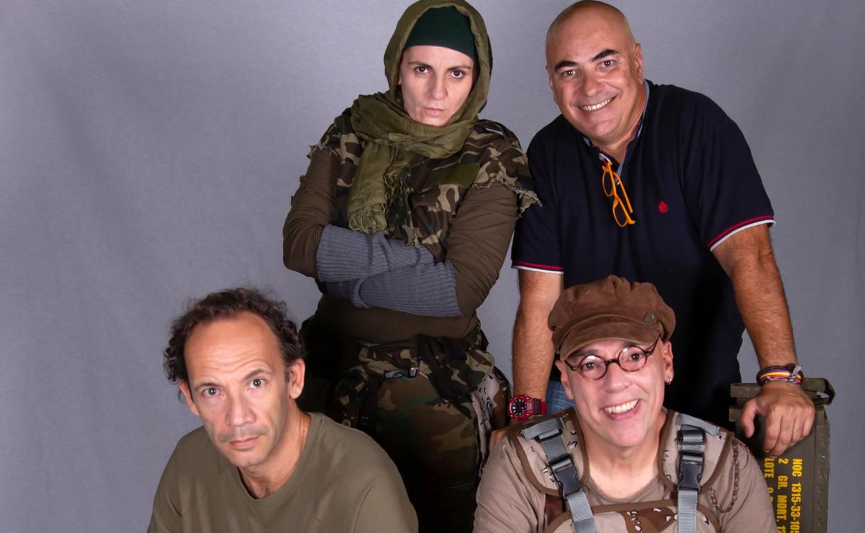 Toni Báez y Saulo Valerón, sentados, y Lili Quintana y Nacho González, de pie. 