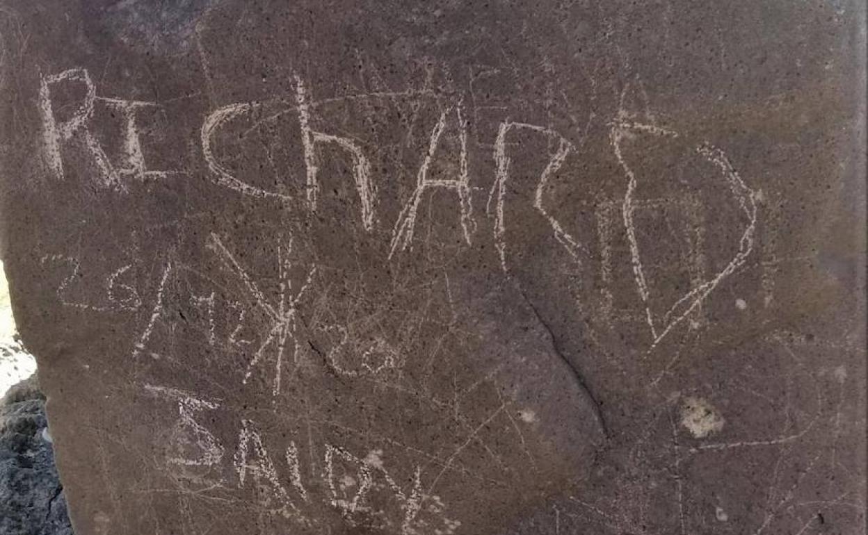 Denuncian la aparición de nuevos grafitis en la Fortaleza