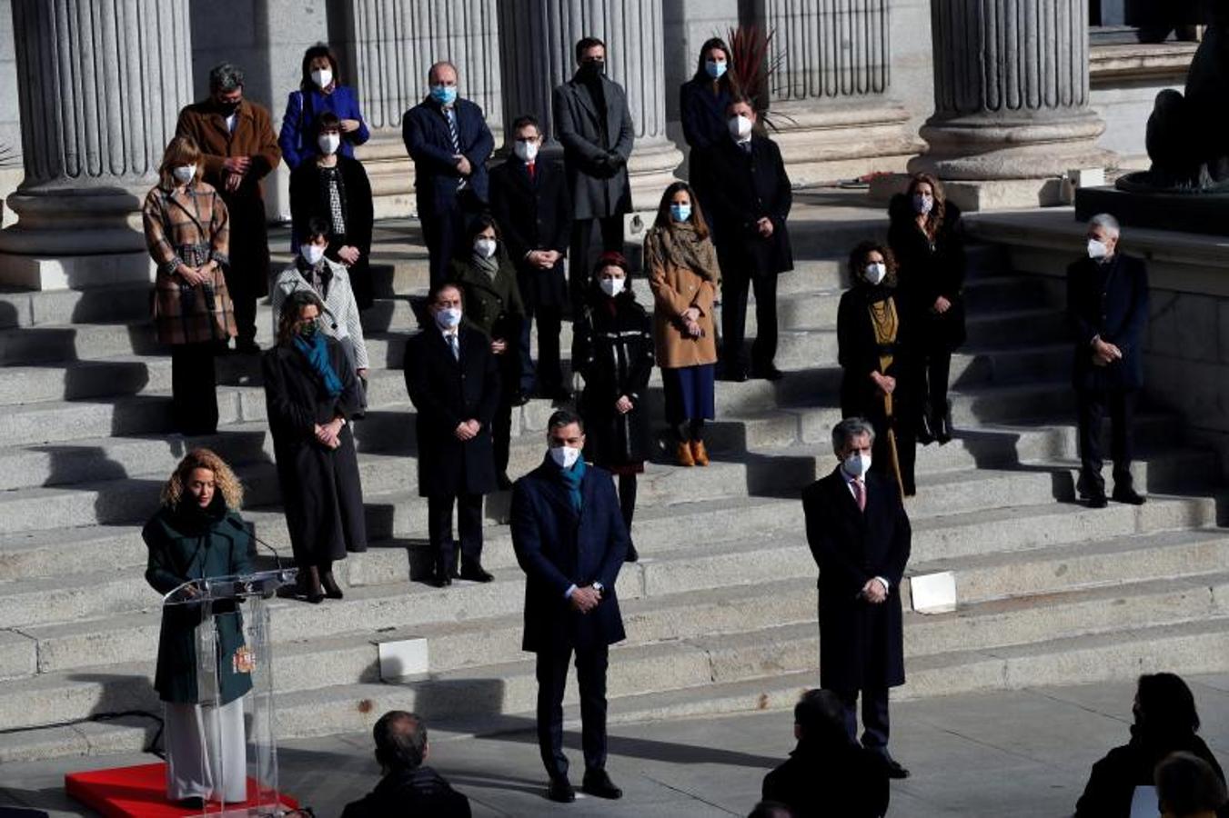 Las altas autoridades del poder político, judicial y legislativo, durante el discurso de la presidenta del Congreso, Meritxell Batet. 