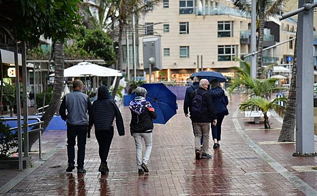Imagen de la lluvia en Las Palmas de Gran Canaria este jueves. 