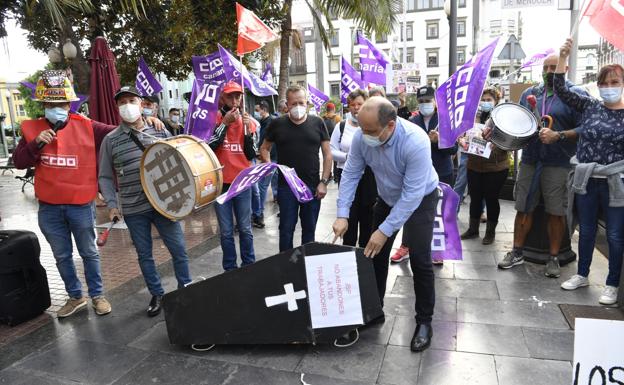 Trabajadores de JSP durante una movilización celebrada el pasado día 3 de diciembre en la capital grancanaria contra el ERE. 