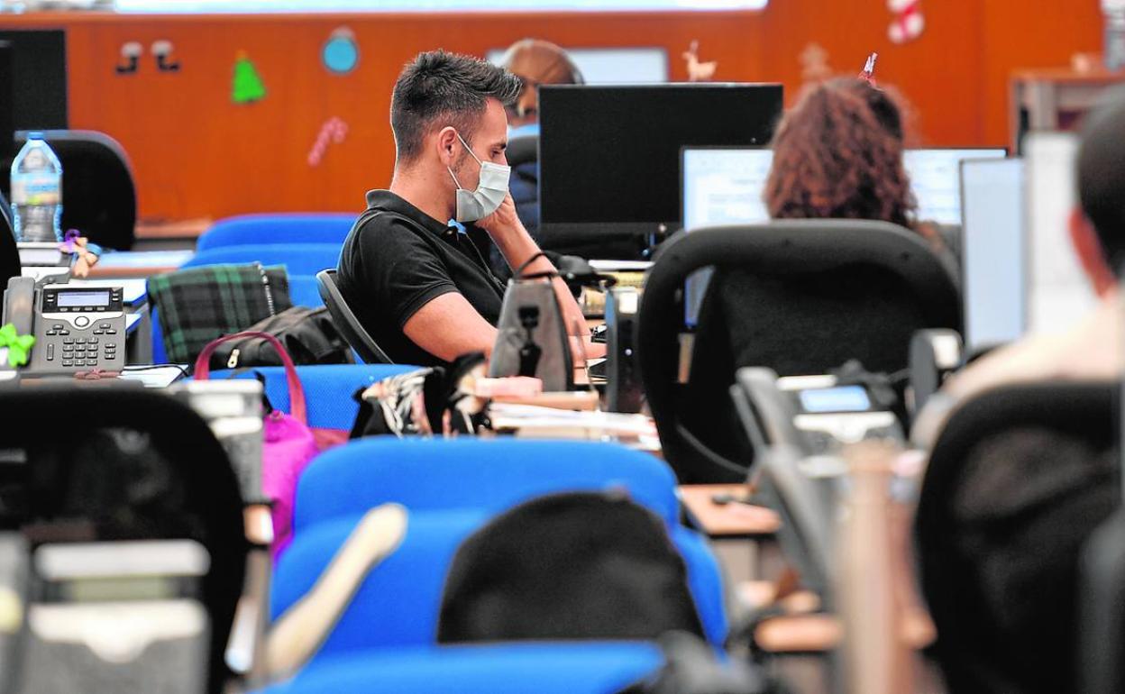 Imagen de archivo de rastreadores en la Biblioteca Pública del Estado, en Gran Canaria. 