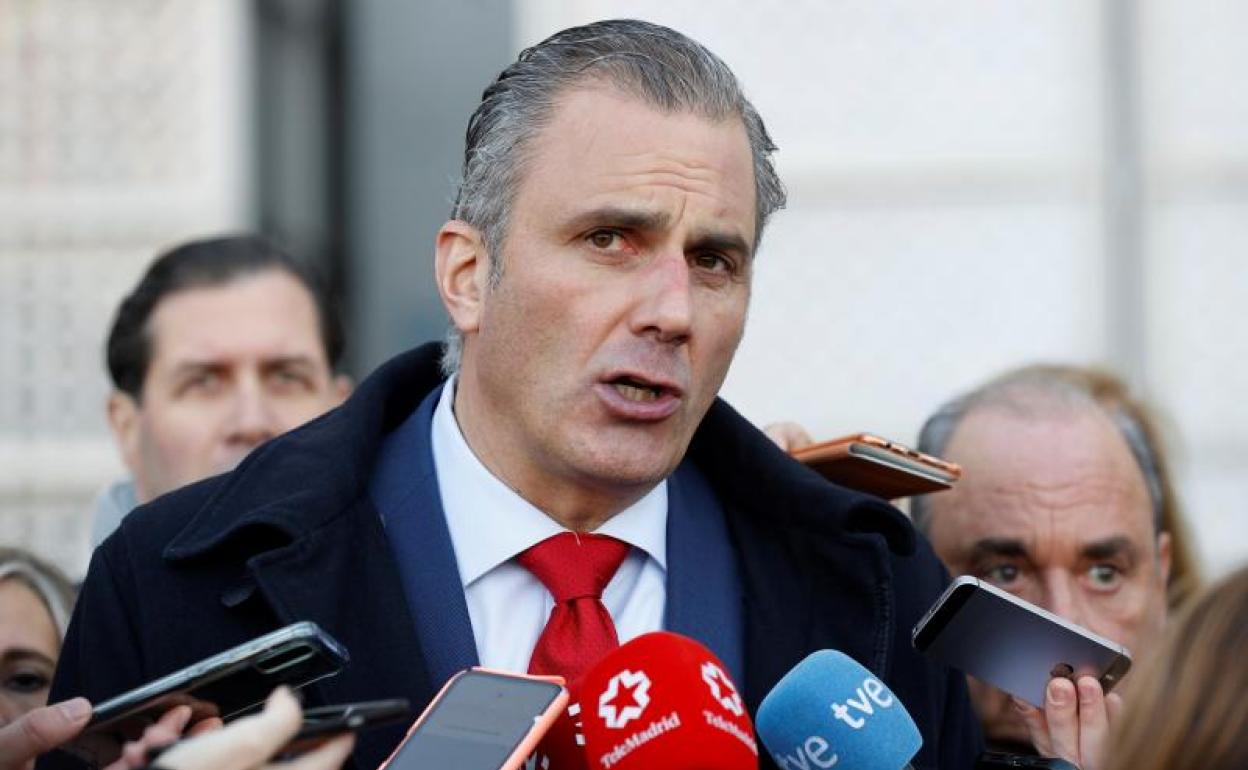 Vox evidencia su preferencia por Ayuso y tumba los presupuestos de Almeida