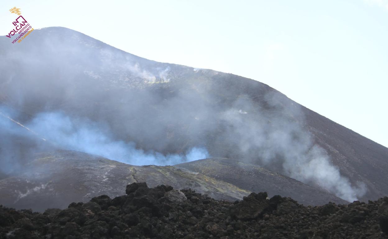 Así luce el Cumbre Vieja desde Tacande hoy, domingo. 