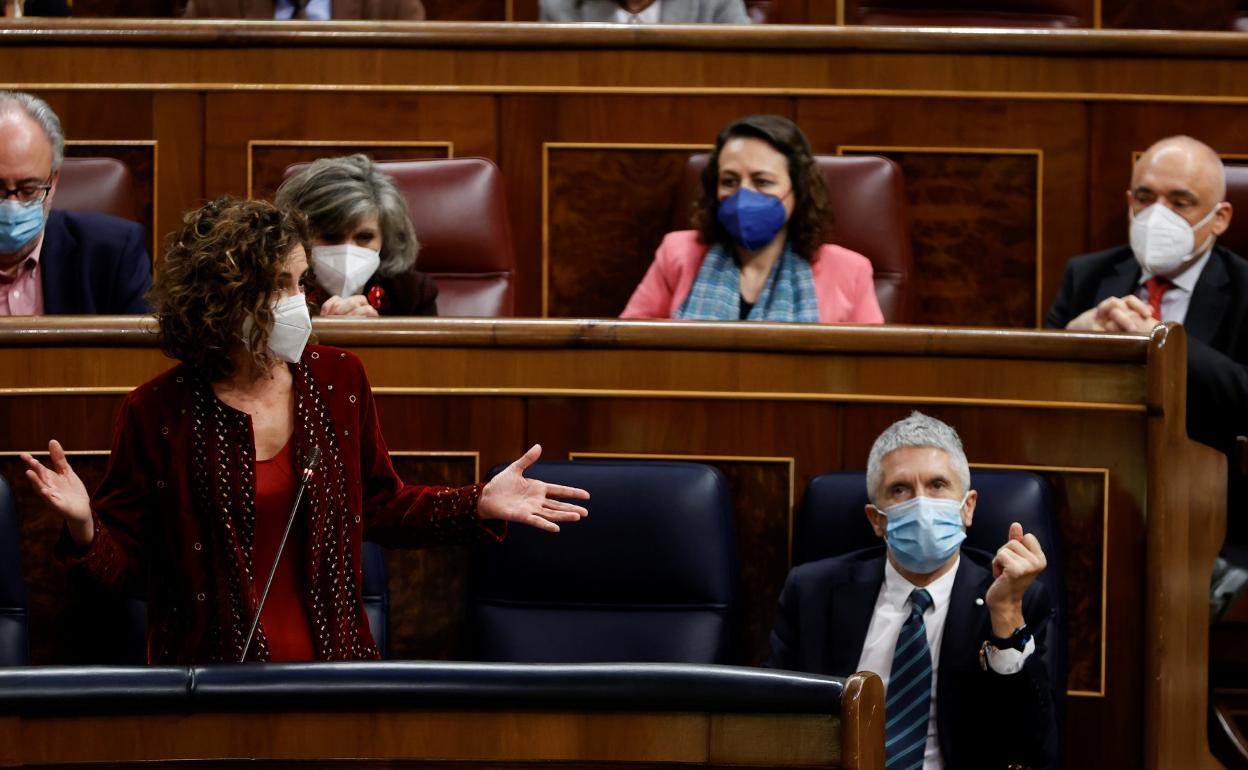 Imagen de archivo de la ministra de Hacienda, María Jesús Montero, en el Congreso. 