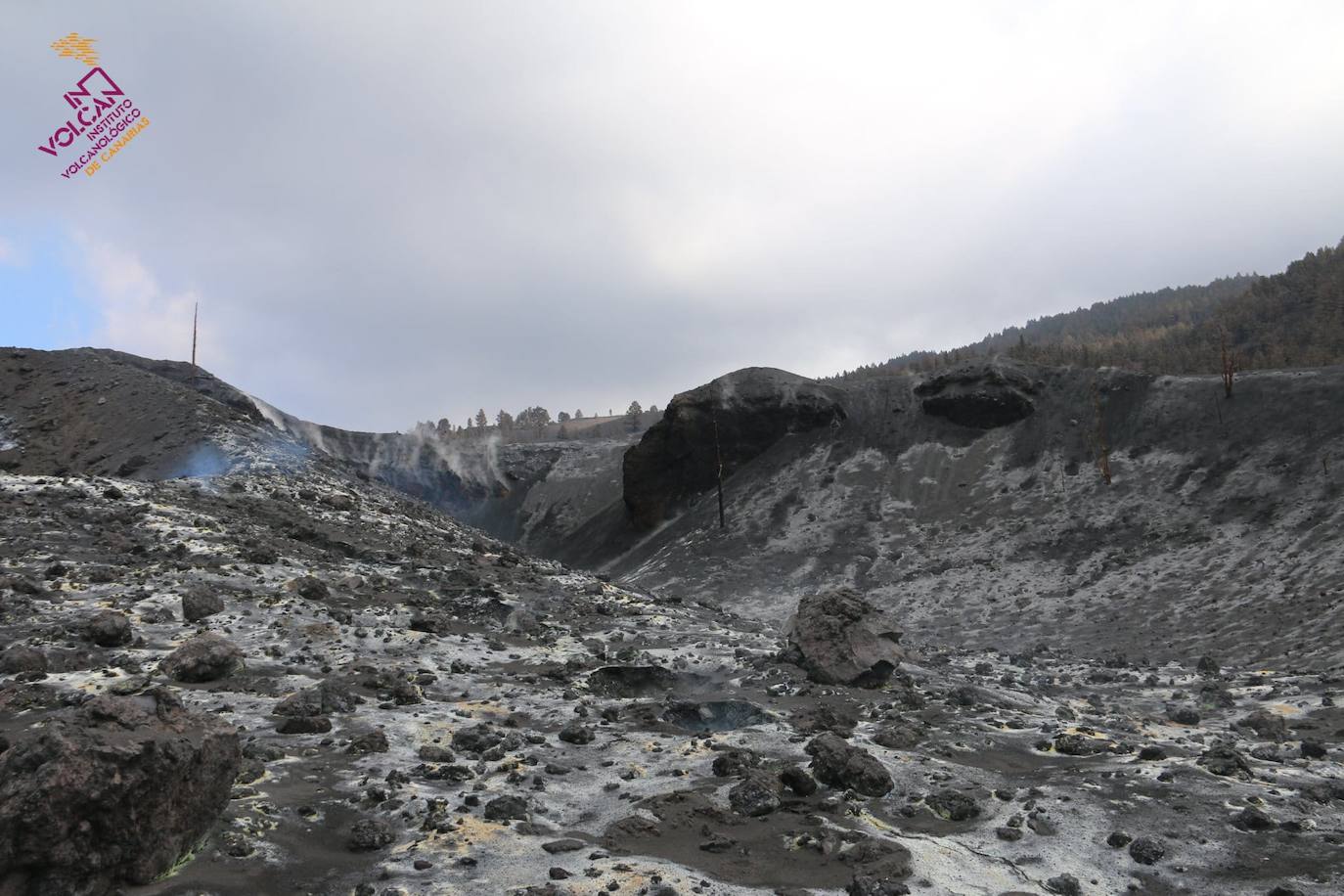 Fotos: Los científicos siguen vigilando el volcán de La Palma