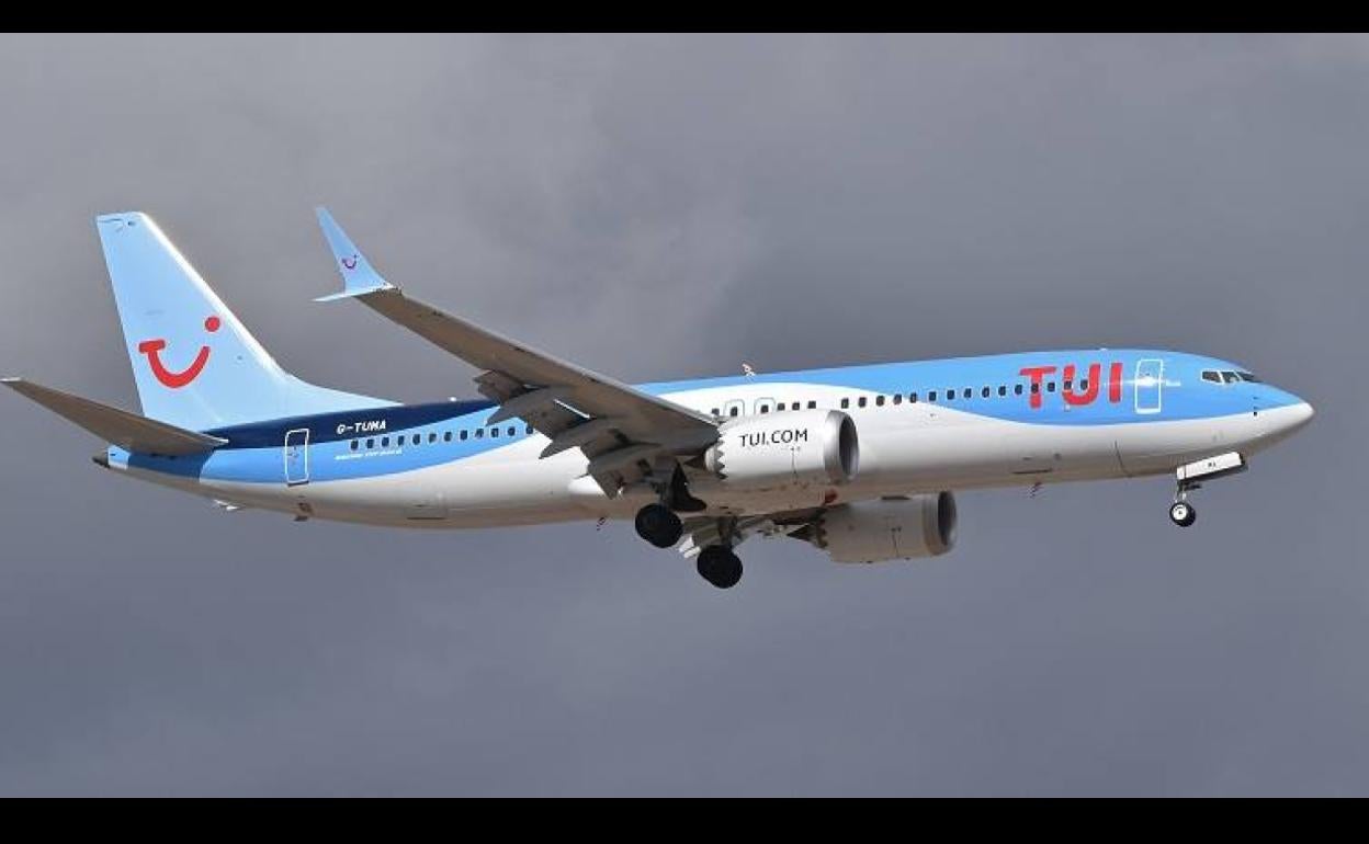 Pierde el conocimiento en pleno vuelo rumbo a Fuerteventura