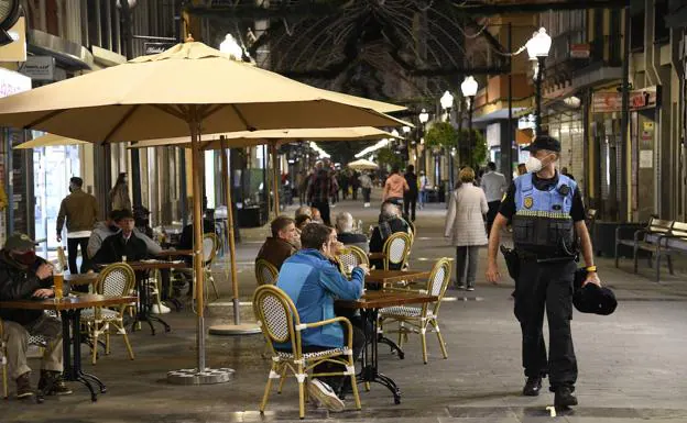 Terraza de una cafetería en Las Palmas de Gran Canaria. 