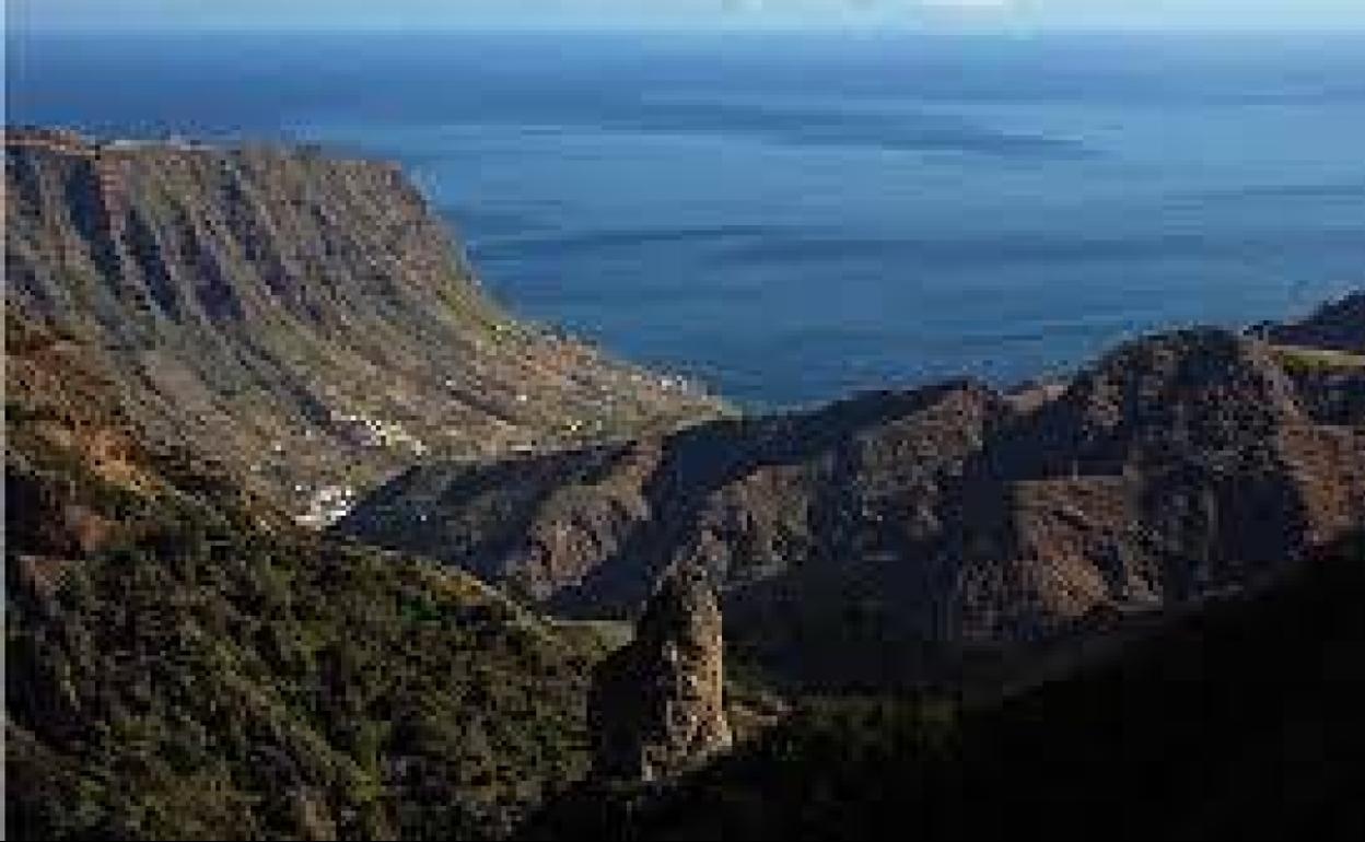 Rescate en helicóptero de una senderista herida en La Gomera