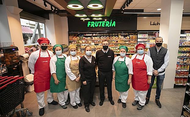 El equipo de SPAR Ciudad Jardín tras la apertura. 