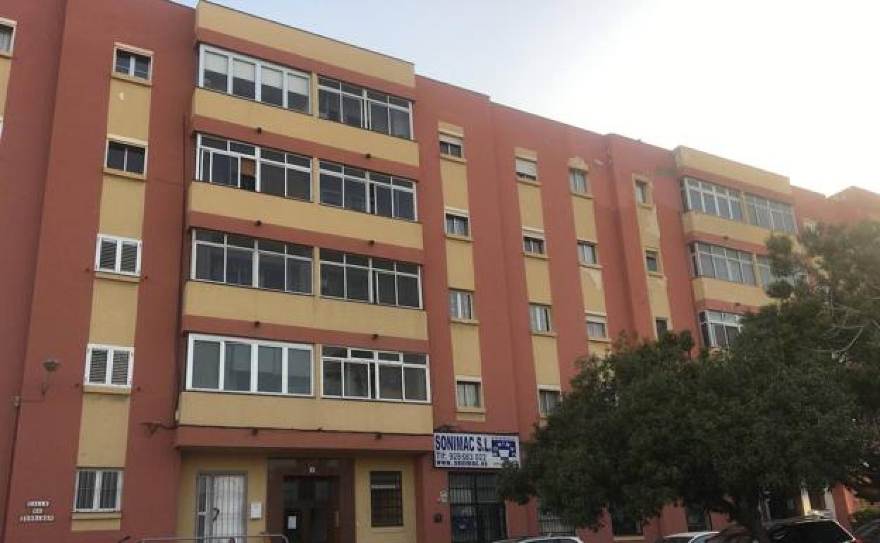 Pisos de la Cinsa, en Las Huesas. 