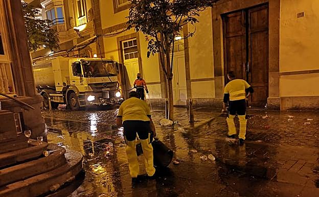 2.100 kilos menos de basura en la ciudad en la noche de Reyes
