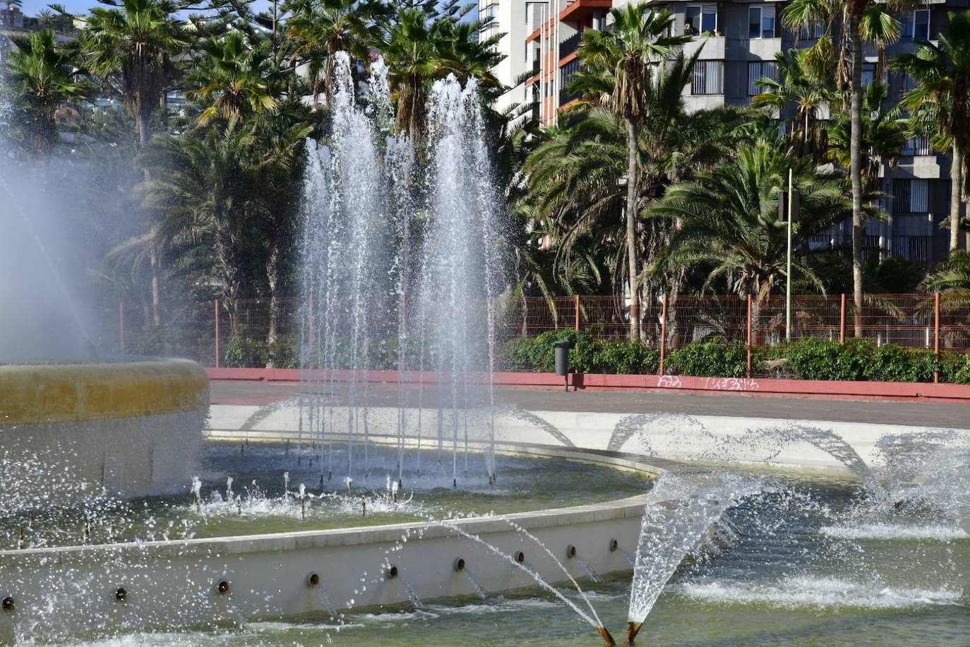 Fotos: La Fuente Luminosa de Las Palmas de Gran Canaria se pone guapa