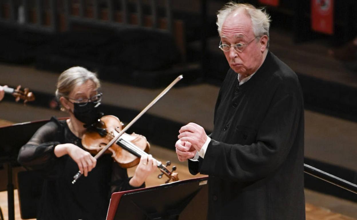 El director Philippe Herreweghe, en el Auditorio Alfredo Kraus. 