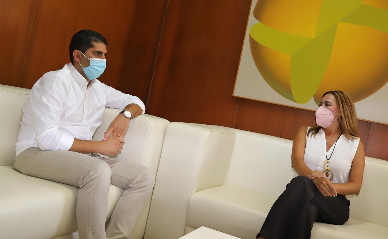 María Dolores Corujo y Benjamín Perdomo. 