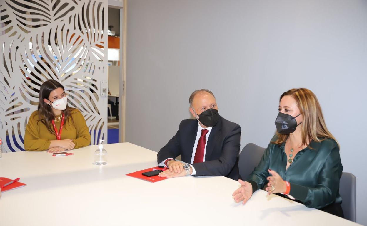María Dolores Corujo en un encuentro en Fitur. 