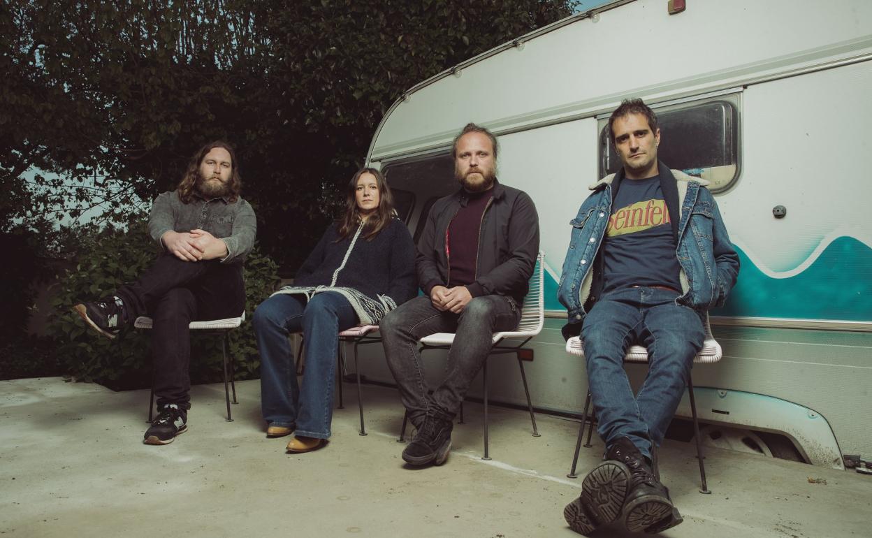 De izquierda a derecha, David Schulthess, Nina de Juan, Ekain Elorza y Paco López, integrantes de la banda madrileña Morgan. 