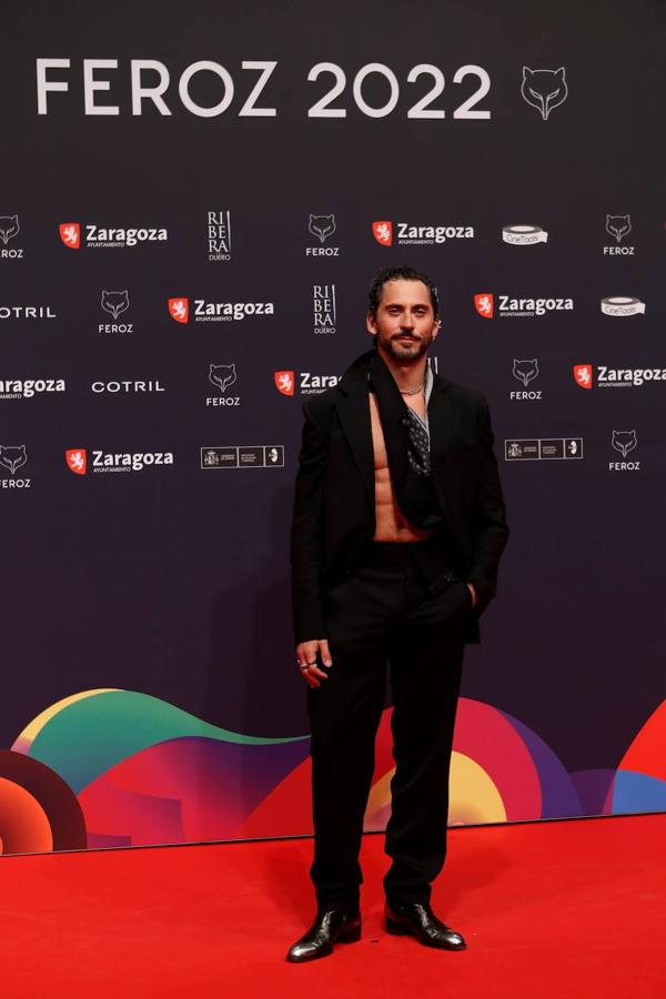 El actor y director de cine Paco León posa a su llegada a la alfombra roja de la 9ª edición de los Premios Feroz 2022