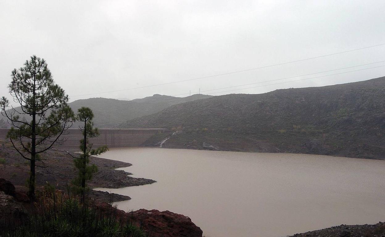 Vista de archivo de la presa de Chira.