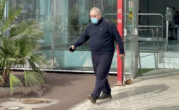 Miguel Ángel Ramos, ayer a la salida del juzgado. 