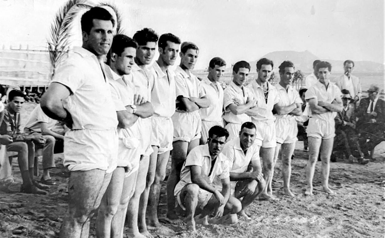 Pollo de Rojas, en sus inicios con el Gáldar. Es el cuarto por la derecha de pie.