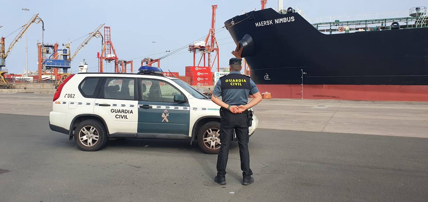 Investigan a dos presuntos autores de un delito de hurto en el Puerto de La Luz