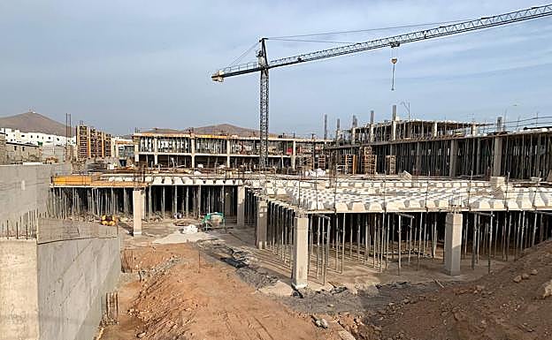 Obras futuro HiperDino en Argana, Lanzarote. 