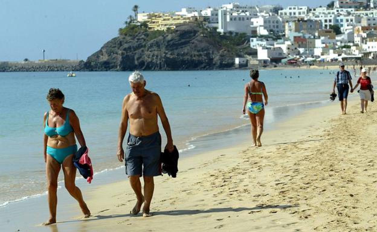 Los medios británicos se hacen eco de las cancelaciones masivas de turistas a Canarias